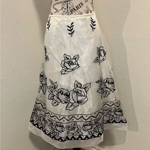 MSK Black and White Floral A-Line Skirt